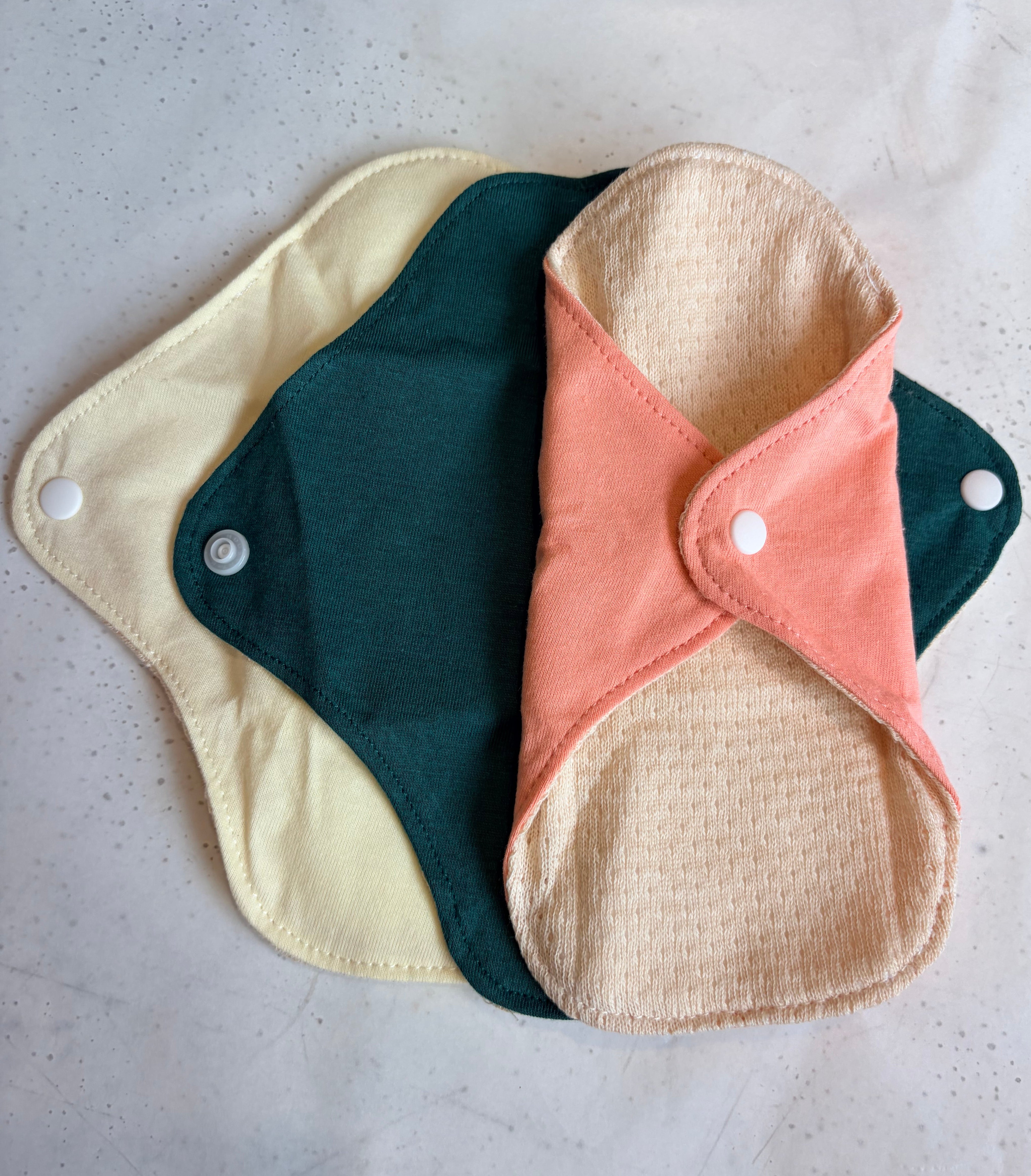 Ultra Thin Organic Cotton Liners + Wet Bag | 18 cm Reusable Cloth Liners