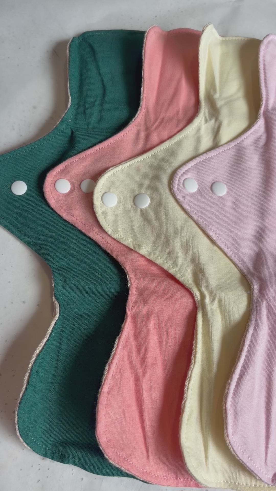 Organic Cotton Cloth Pads + Wet Bag | Large 28 cm